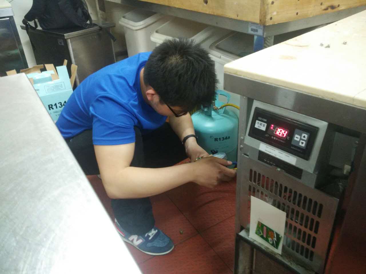  酒店厨房设备使用的正确方法及保养方法